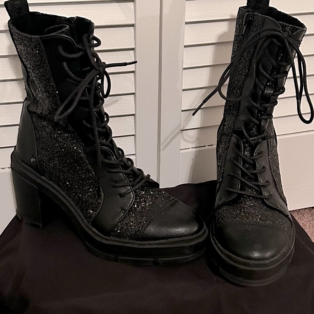 Rocket Dog Boots